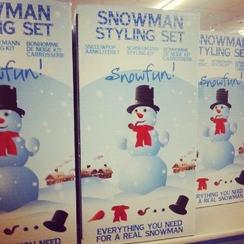 6-PIECE MAKE YOUR OWN SNOWMAN AANKLEEDSET (3 pcs.)