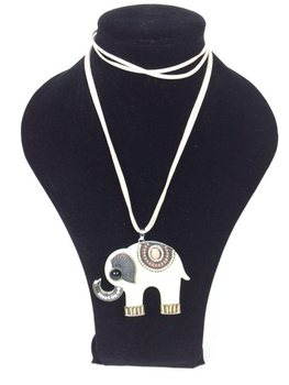 Elephant Pendant Necklace Cream (1 pc)