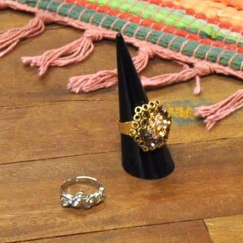 CONICAL RINGS DISPLAY (10st.)