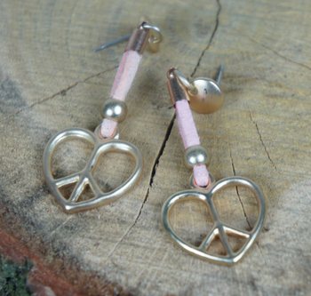 Light Pink Heart Earrings (1 pc)